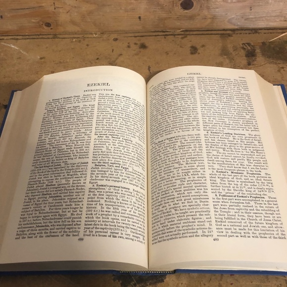 ONE VOLUME BIBLE COMMENTARY By John R. Dummelow - Hardcover - Picture 10 of 16